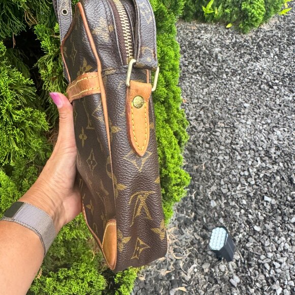 Louis Vuitton Monogram Canvas Amazone Crossbody Bag - Picture 5 of 17